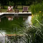 Domaine Au Perisson Bed and breakfast Le Brouilh